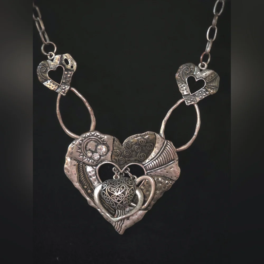 Vintage Heart Pendant Necklace and Earring Set - Picture 3 of 12